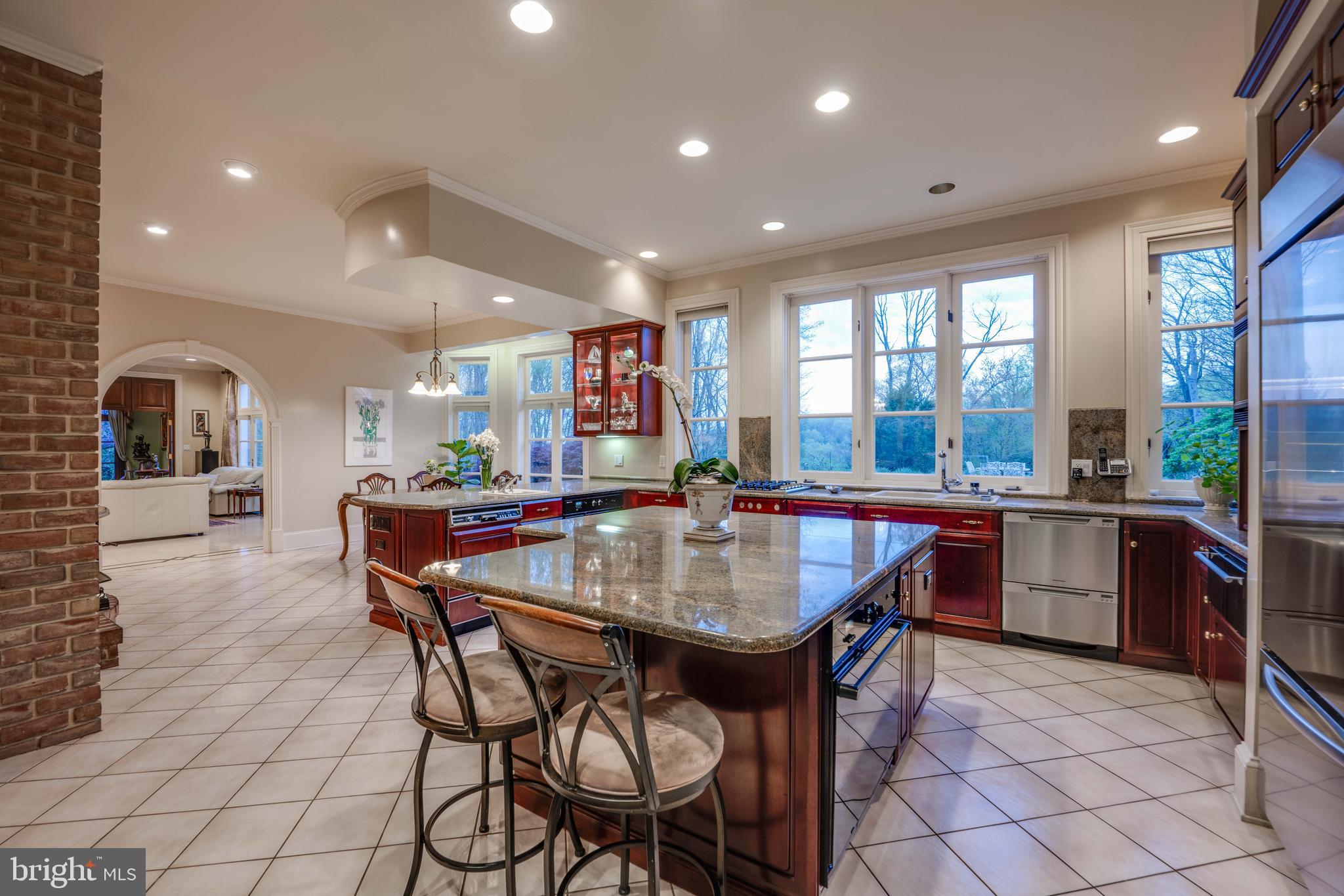 7 CHRIS ELIOT COURT