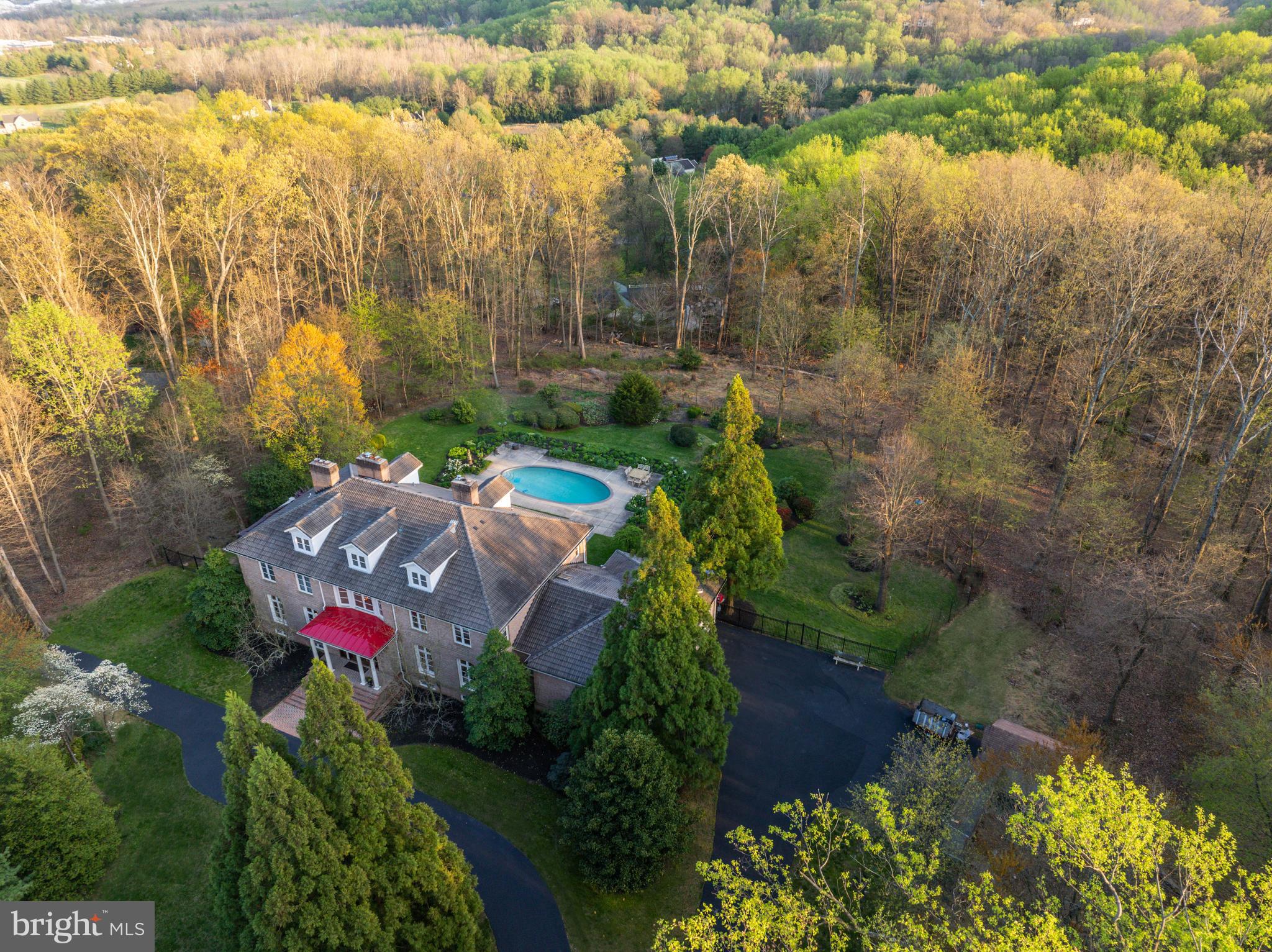 7 CHRIS ELIOT COURT