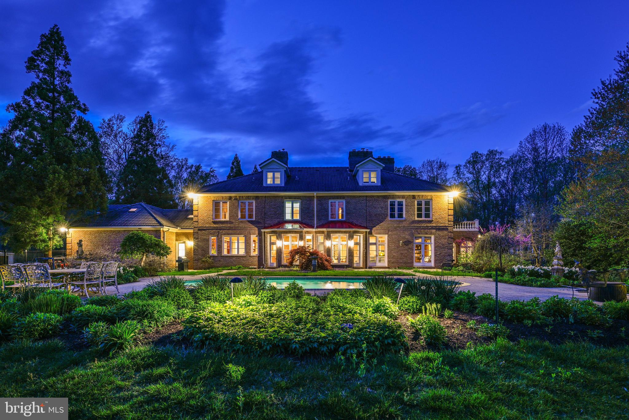 7 CHRIS ELIOT COURT