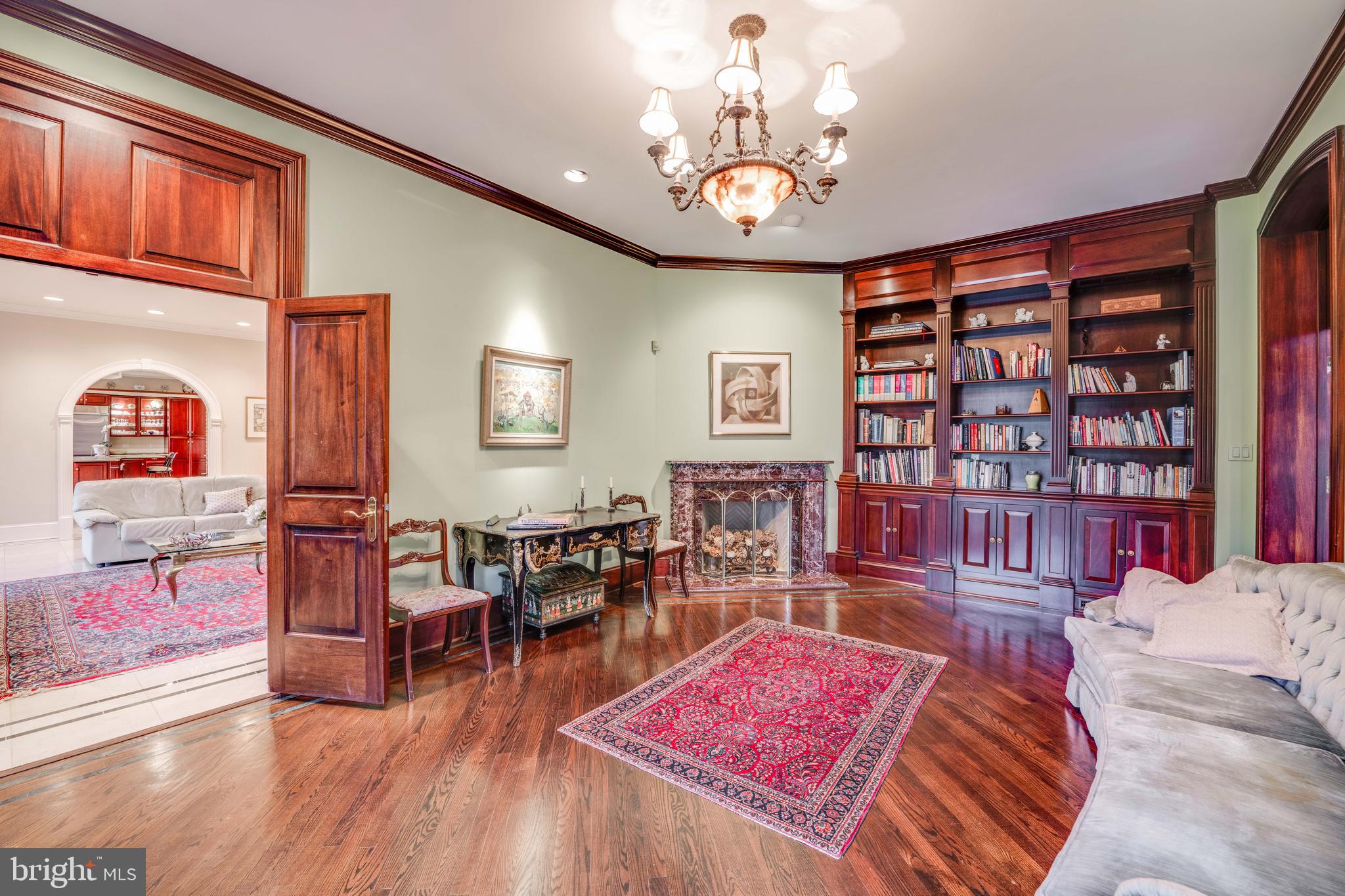 7 CHRIS ELIOT COURT