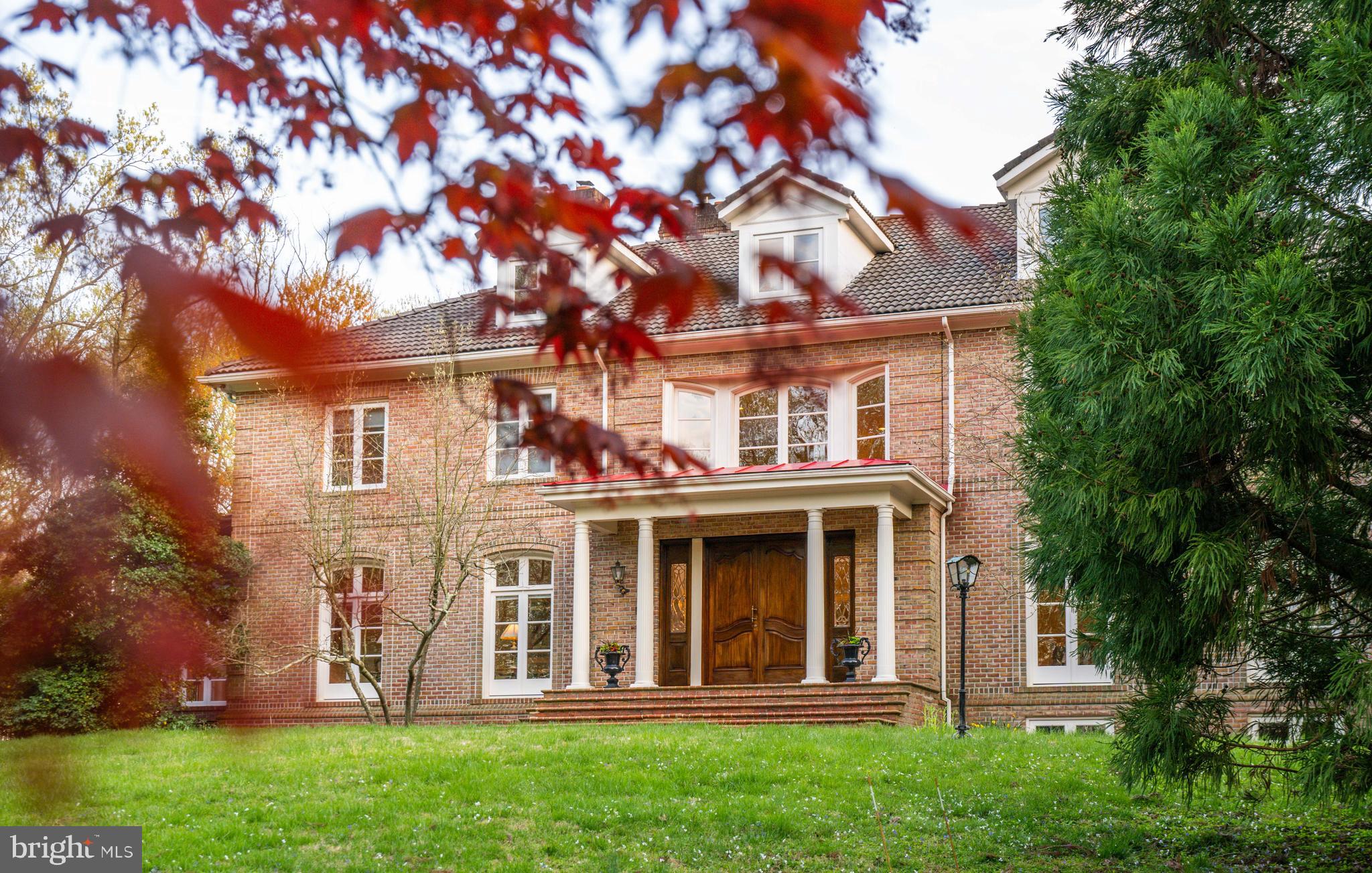 7 CHRIS ELIOT COURT