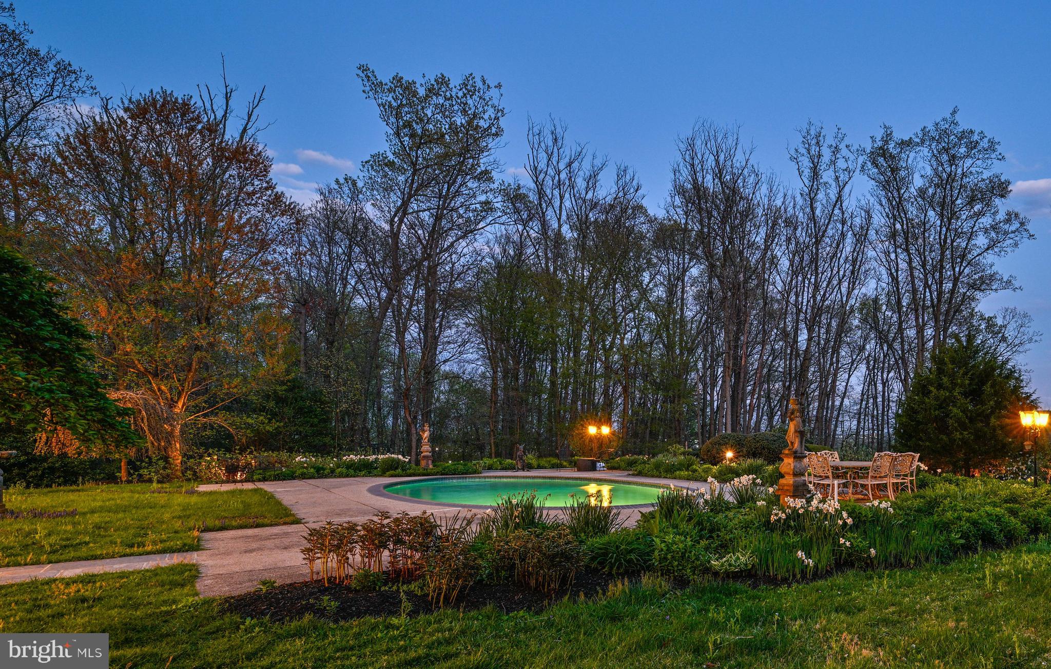 7 CHRIS ELIOT COURT