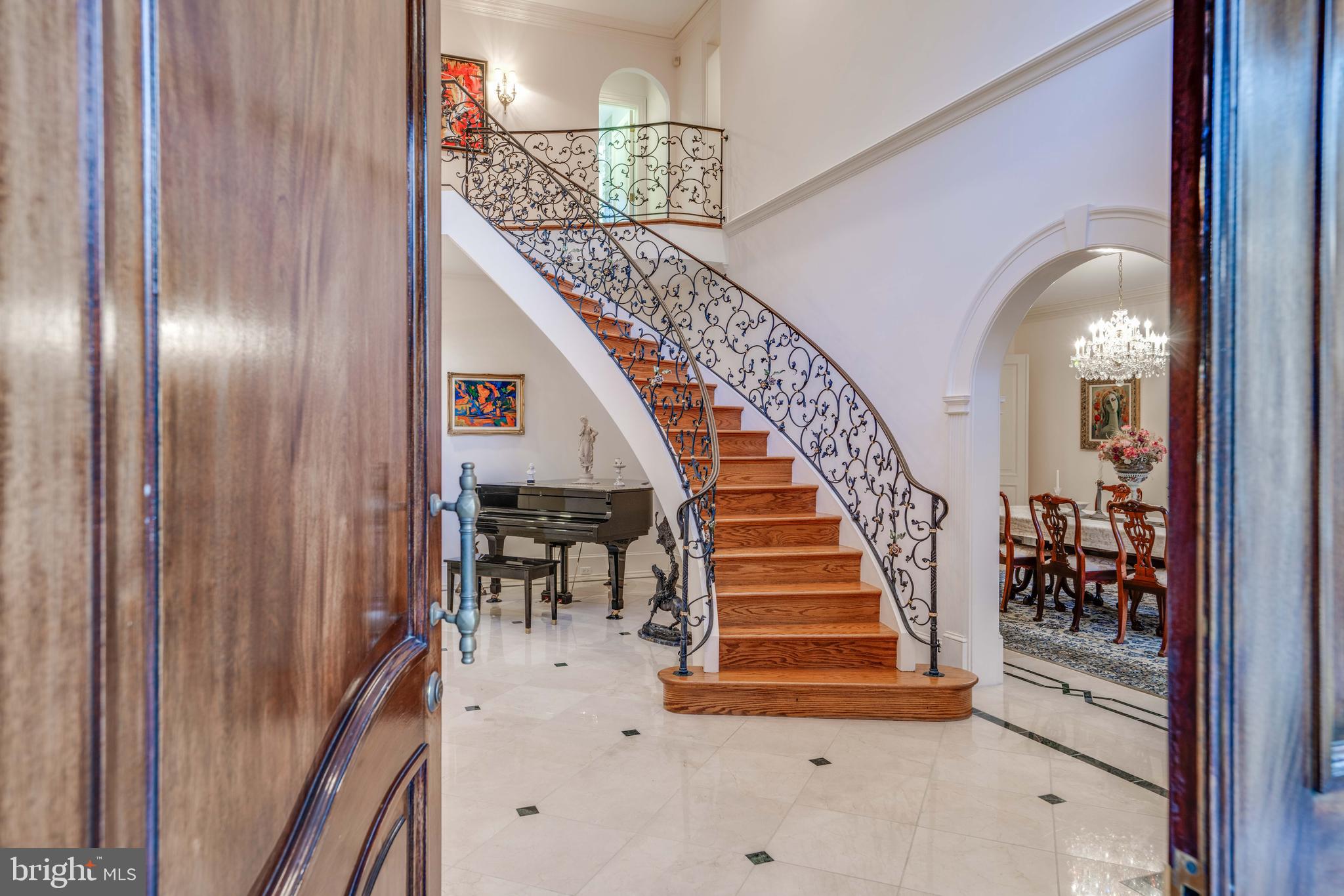7 CHRIS ELIOT COURT