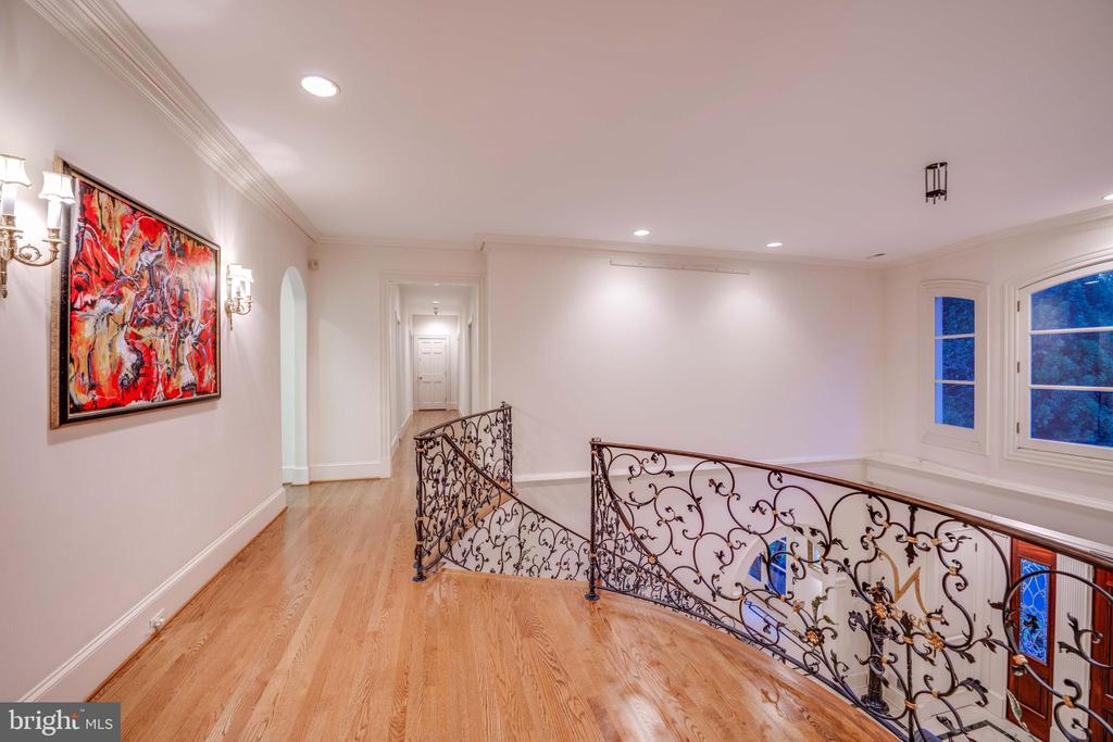 7 CHRIS ELIOT COURT