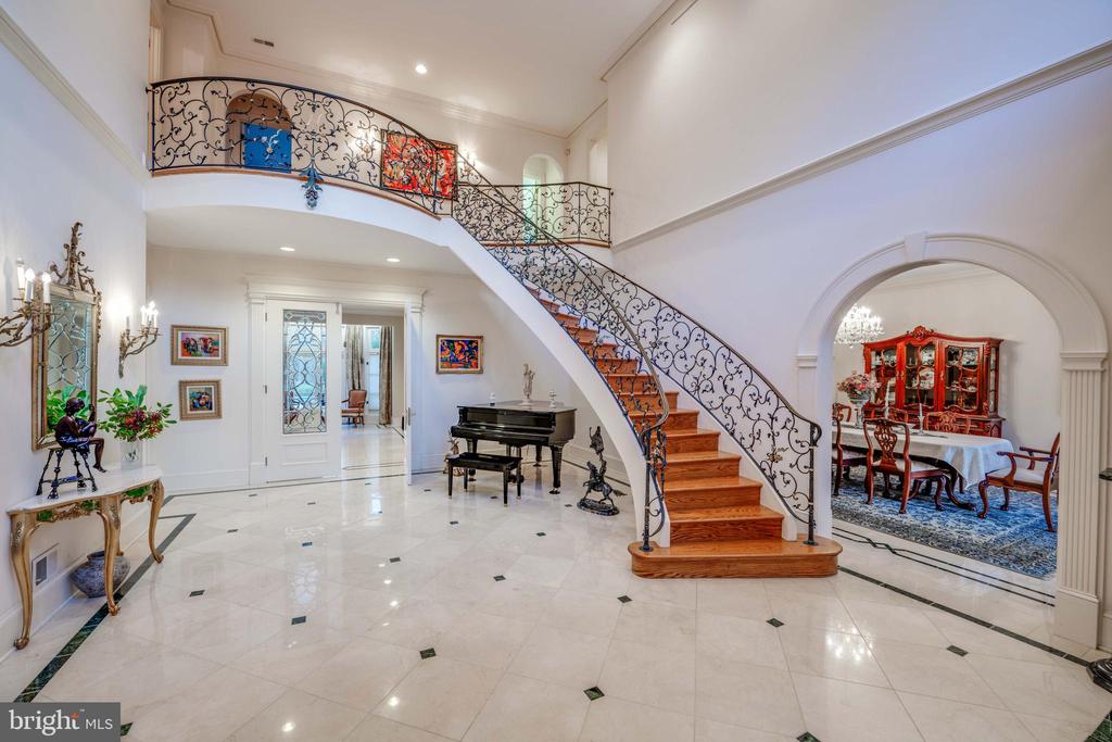 7 CHRIS ELIOT COURT