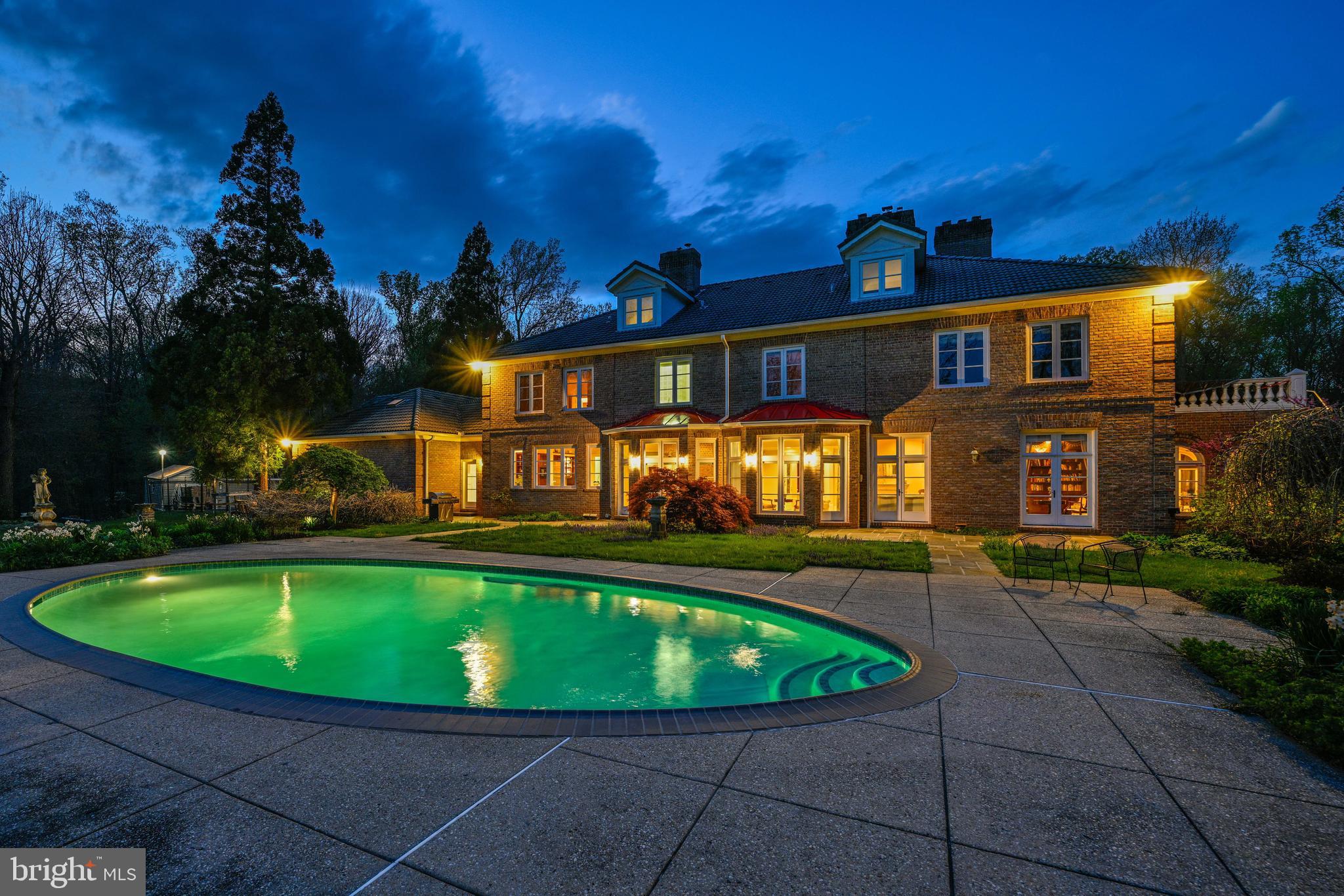 7 CHRIS ELIOT COURT