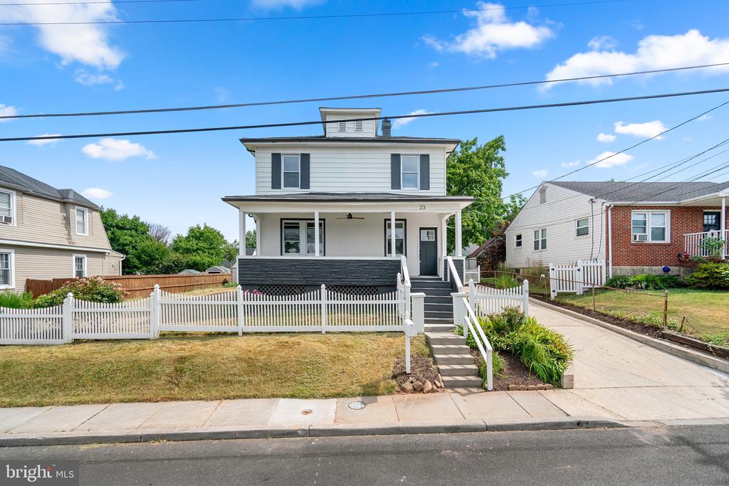 23 2ND AVENUE