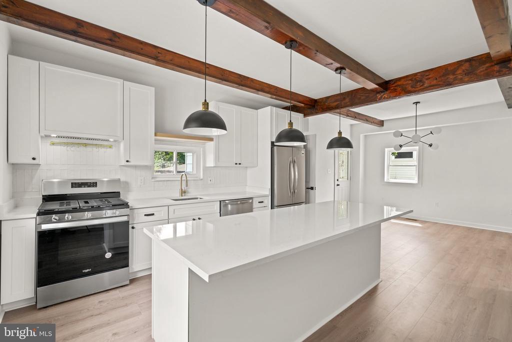 23 2ND AVENUE