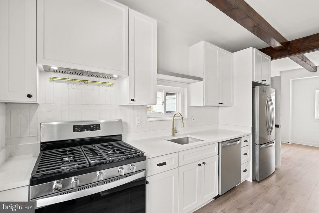 23 2ND AVENUE