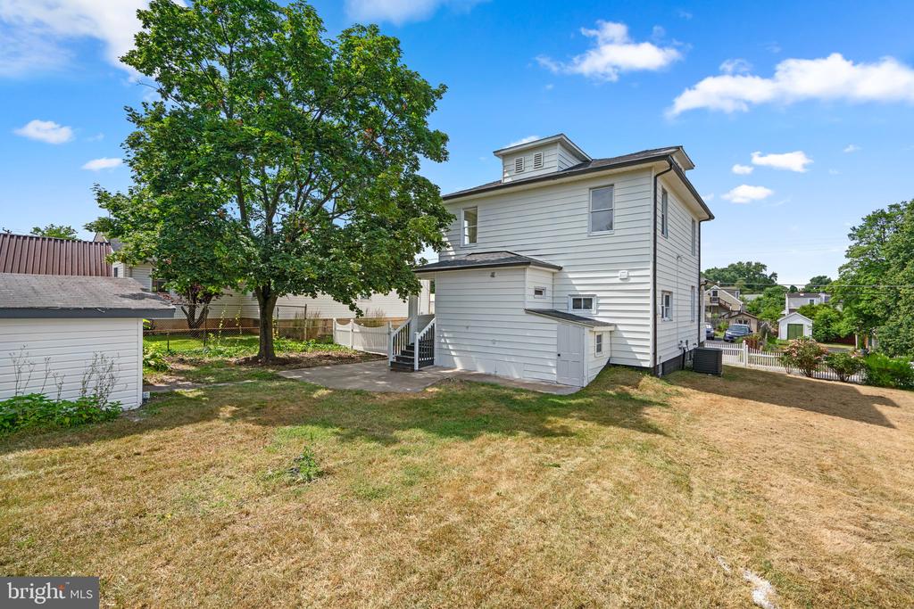 23 2ND AVENUE