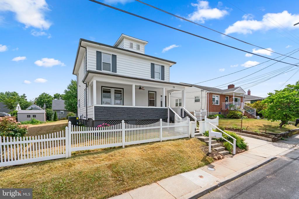 23 2ND AVENUE