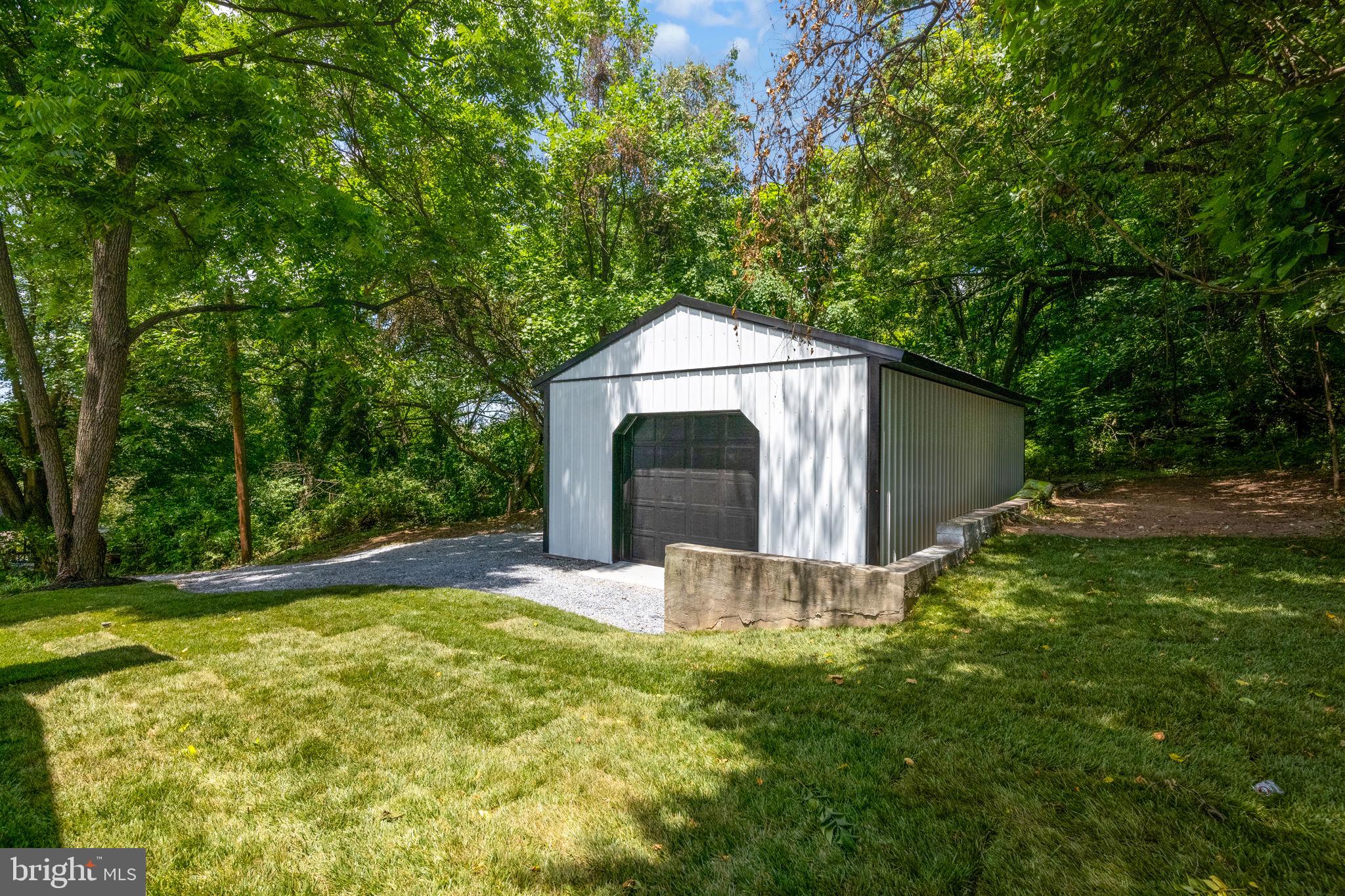108 RIDGE AVENUE