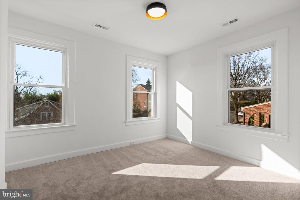 631 ALDERSHOT ROAD