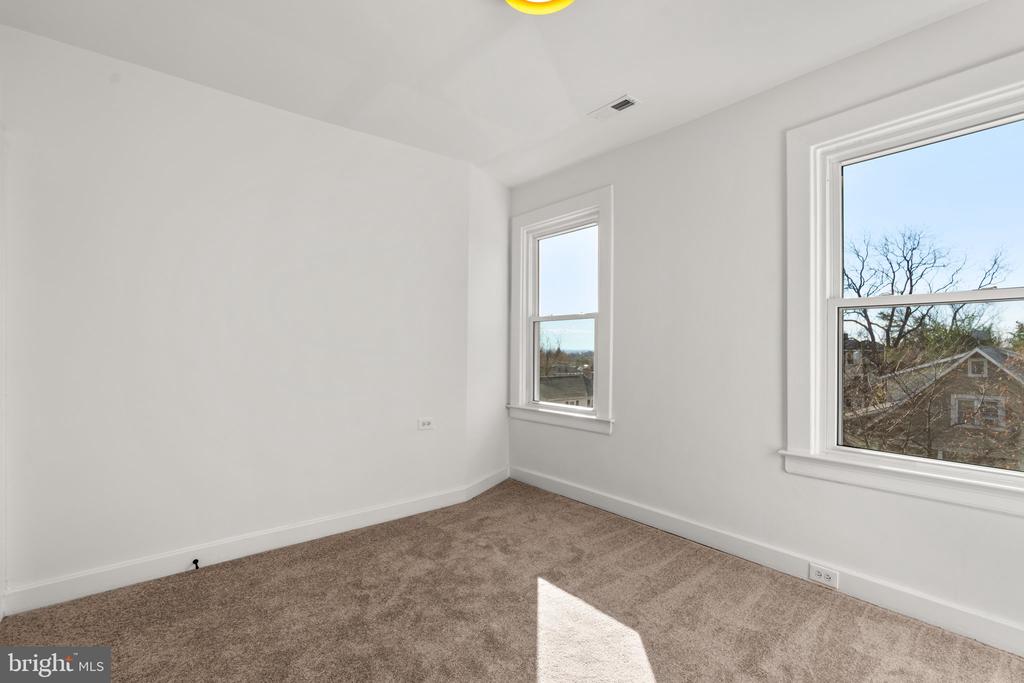 631 ALDERSHOT ROAD