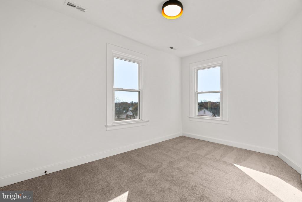 631 ALDERSHOT ROAD