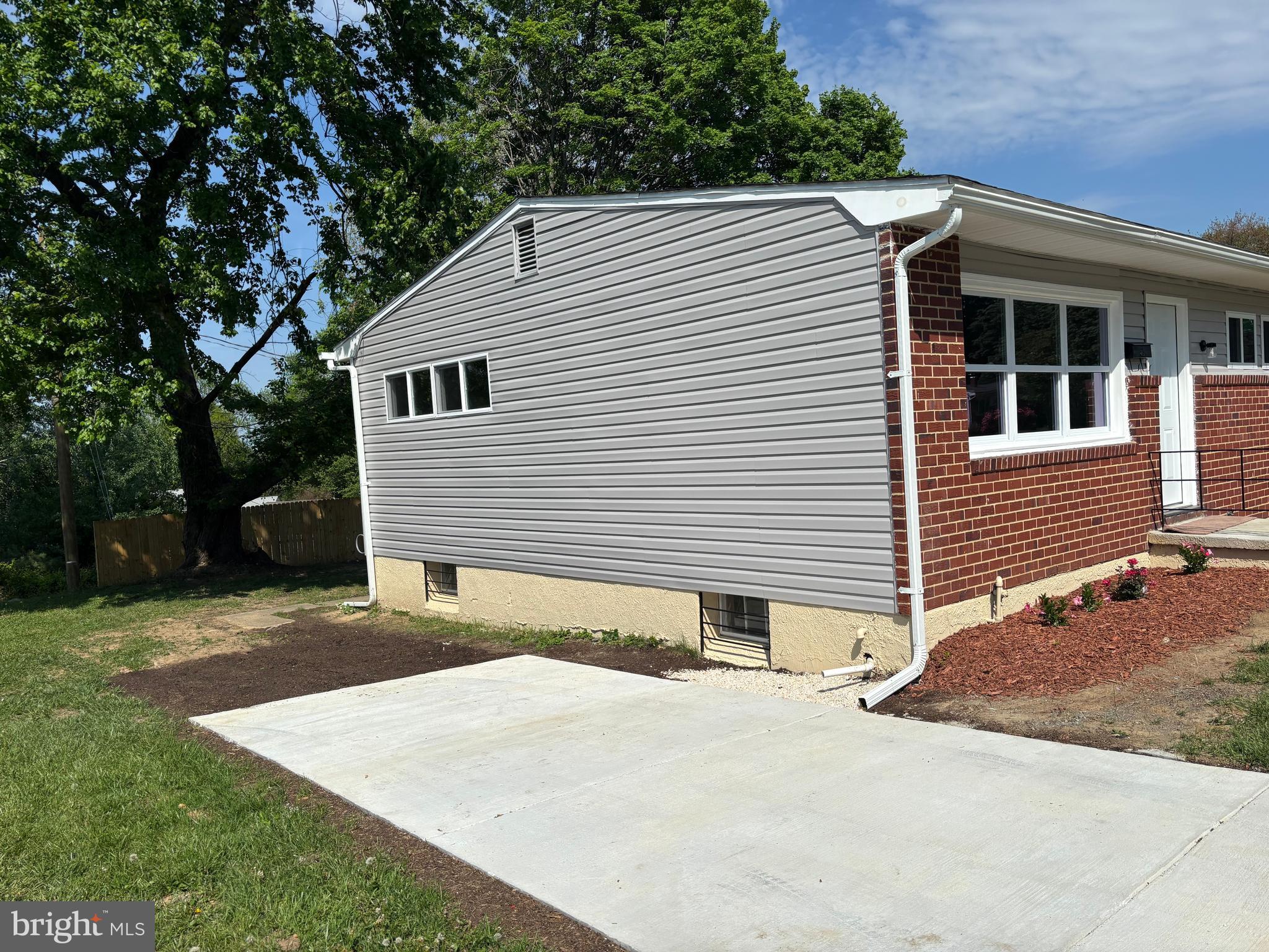 9016 Samoset Rd