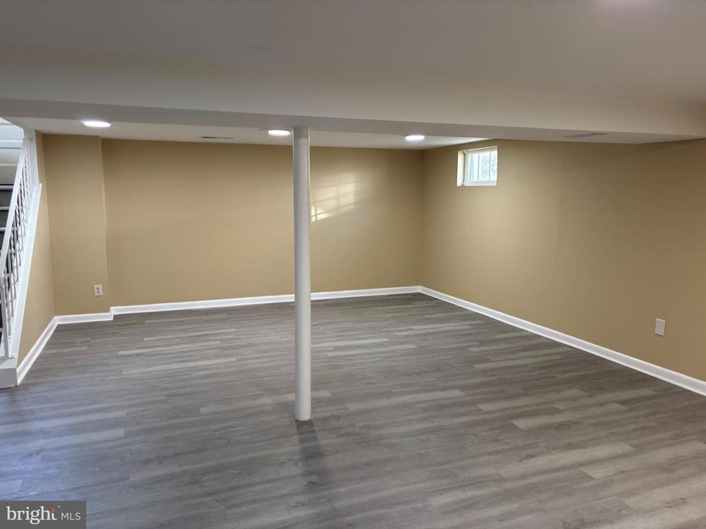 9016 Samoset Rd