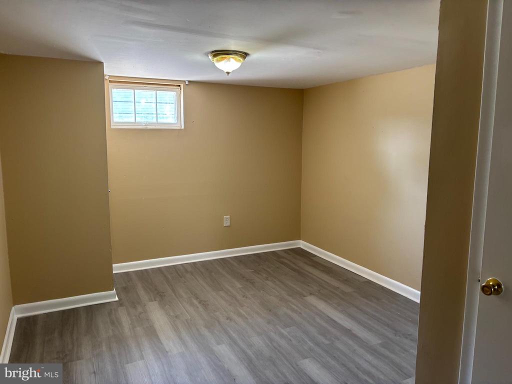 9016 Samoset Rd