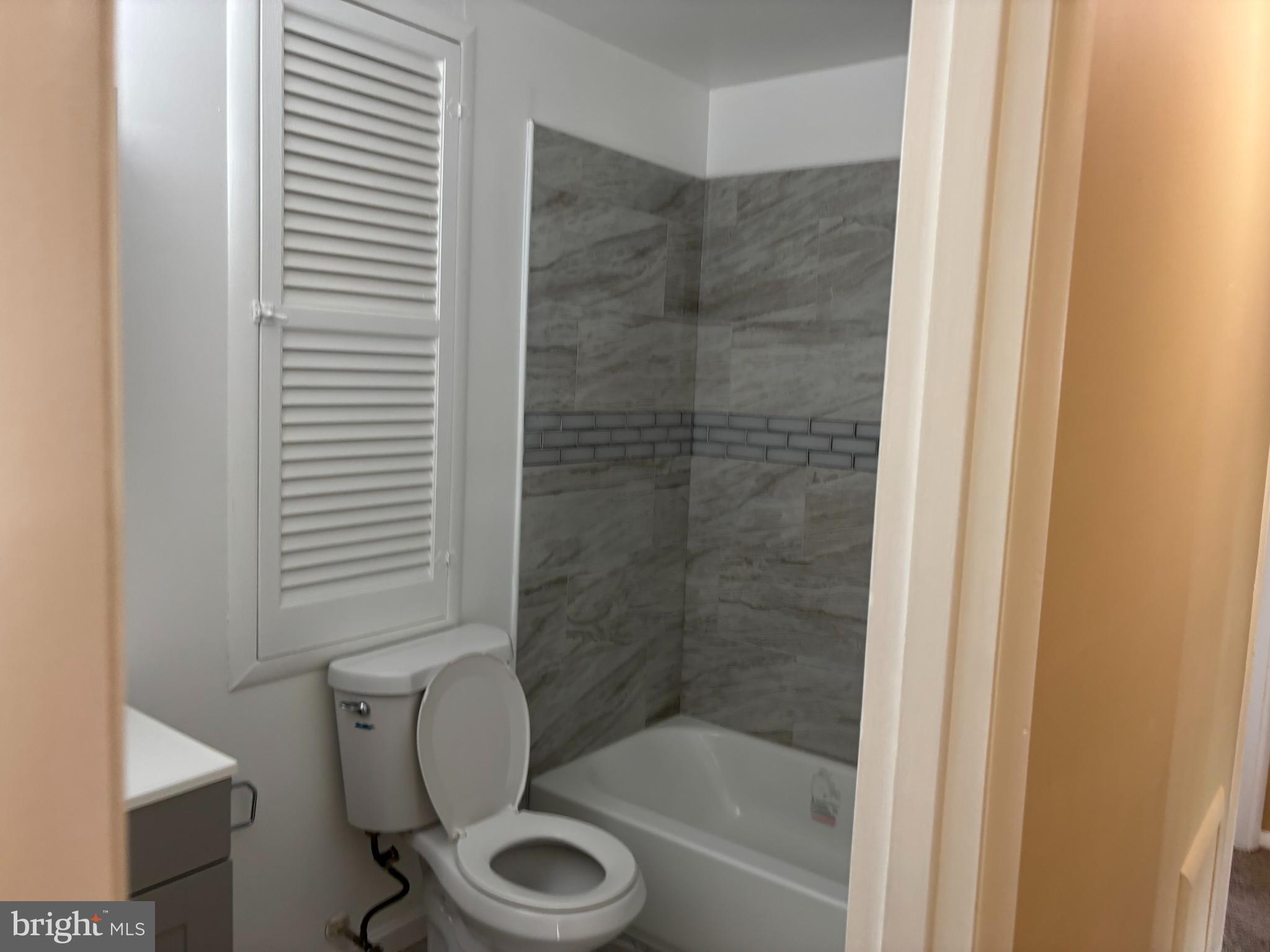 9016 Samoset Rd