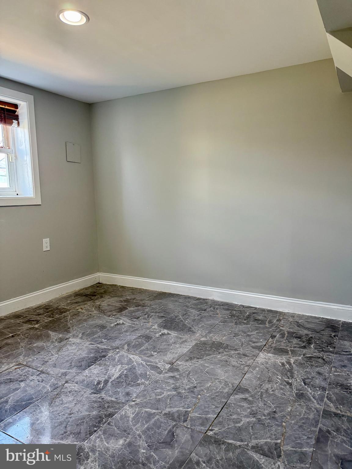 353 N BEAUMONT AVENUE