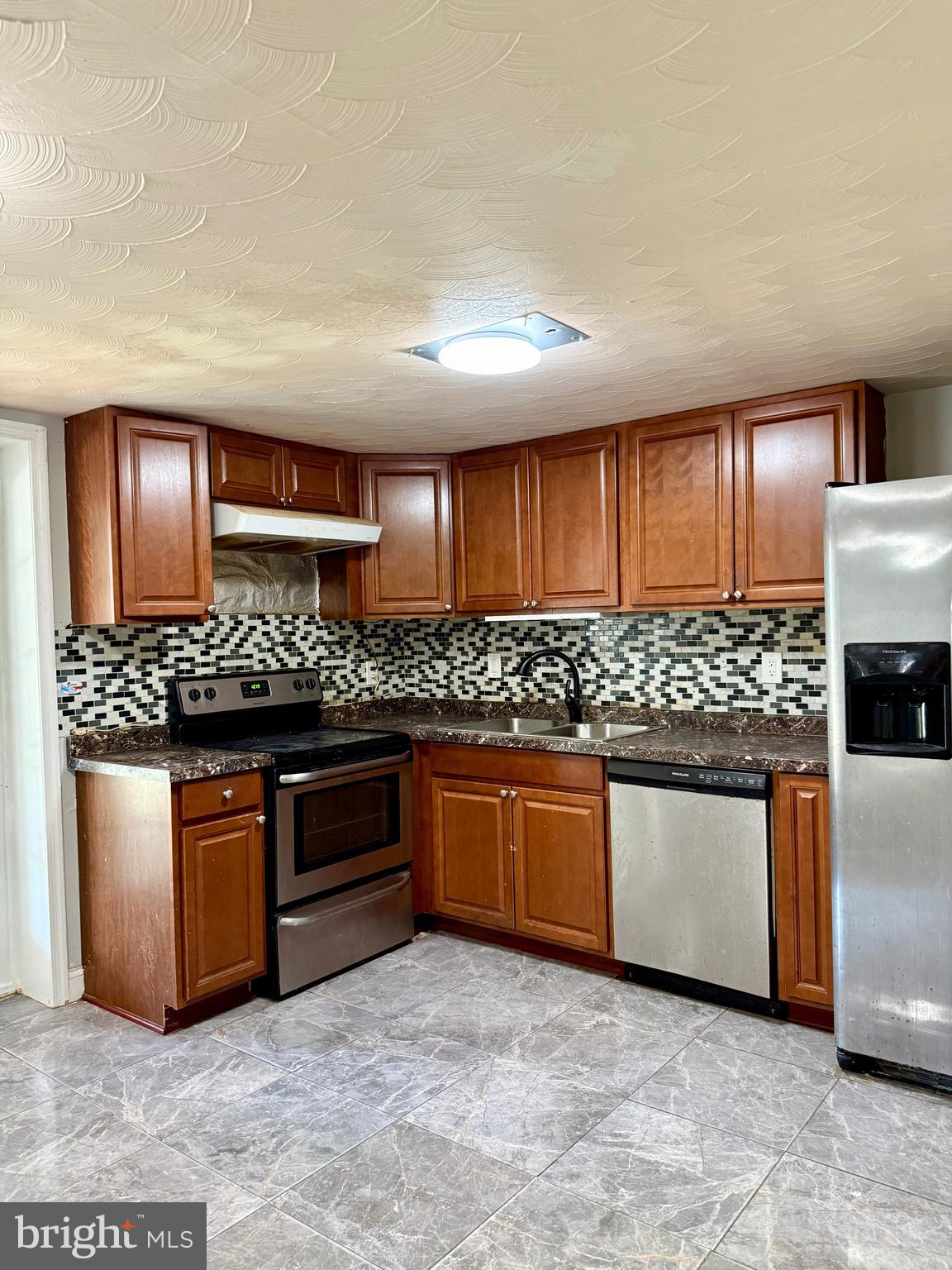 353 N BEAUMONT AVENUE