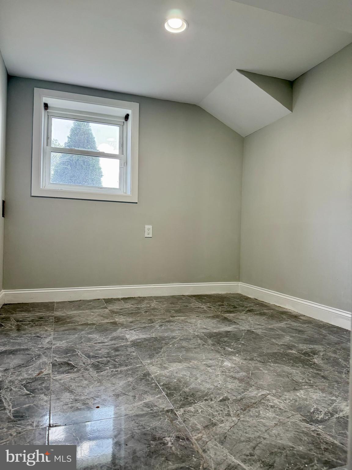 353 N BEAUMONT AVENUE