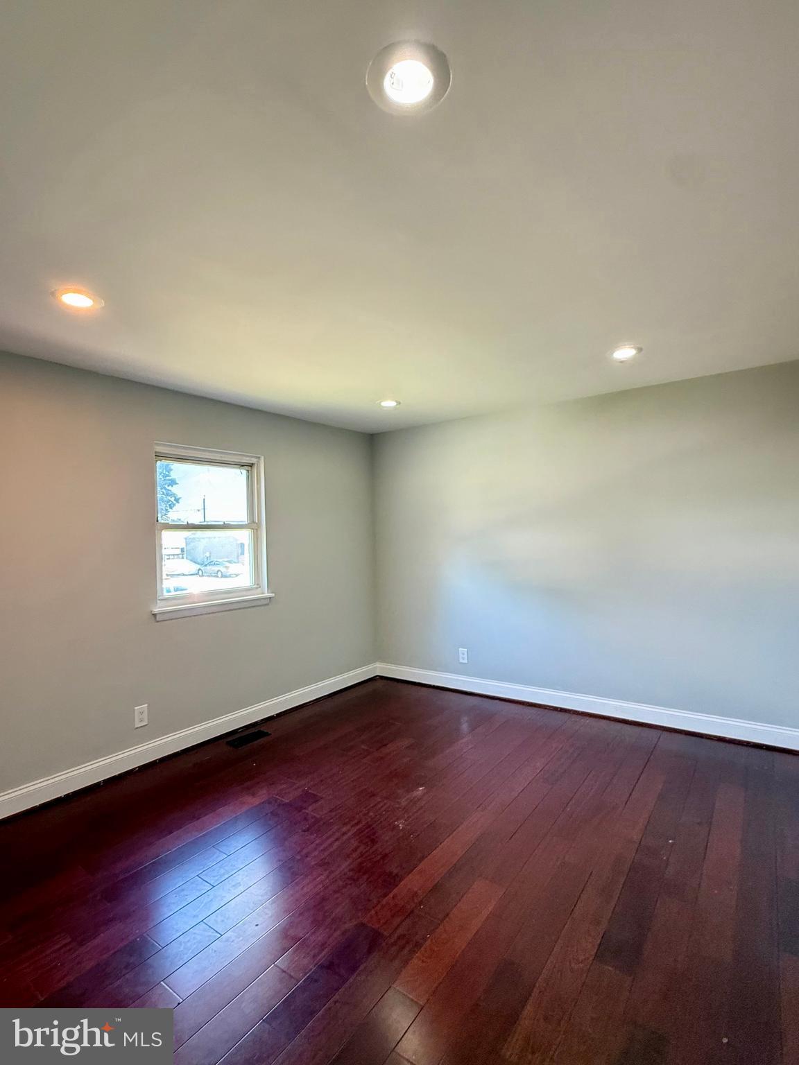 353 N BEAUMONT AVENUE