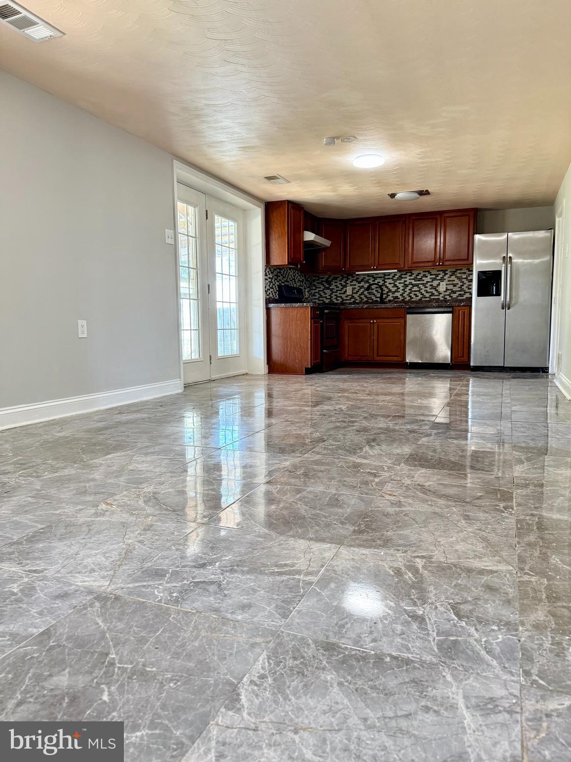 353 N BEAUMONT AVENUE