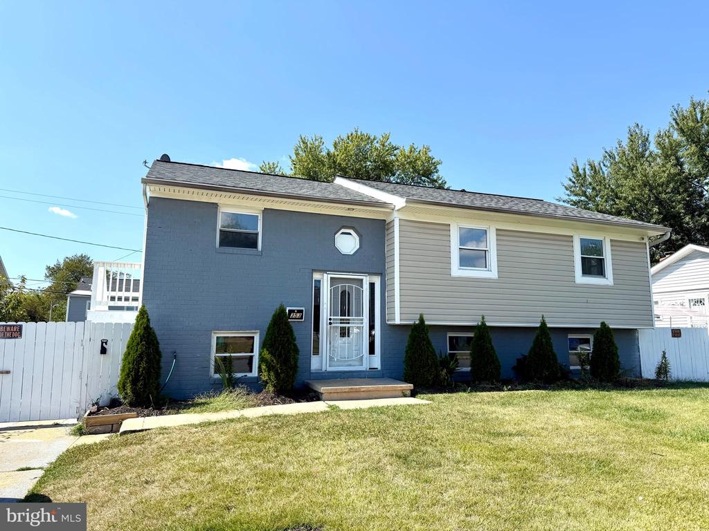353 N BEAUMONT AVENUE