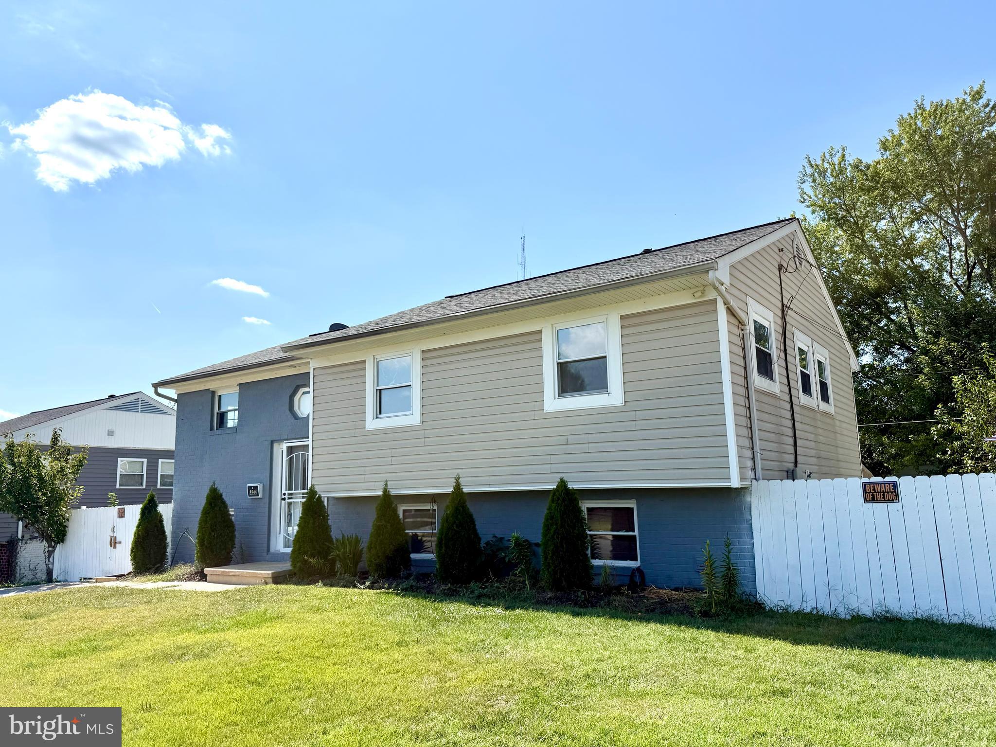 353 N BEAUMONT AVENUE