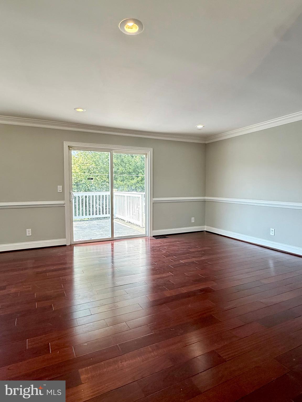 353 N BEAUMONT AVENUE