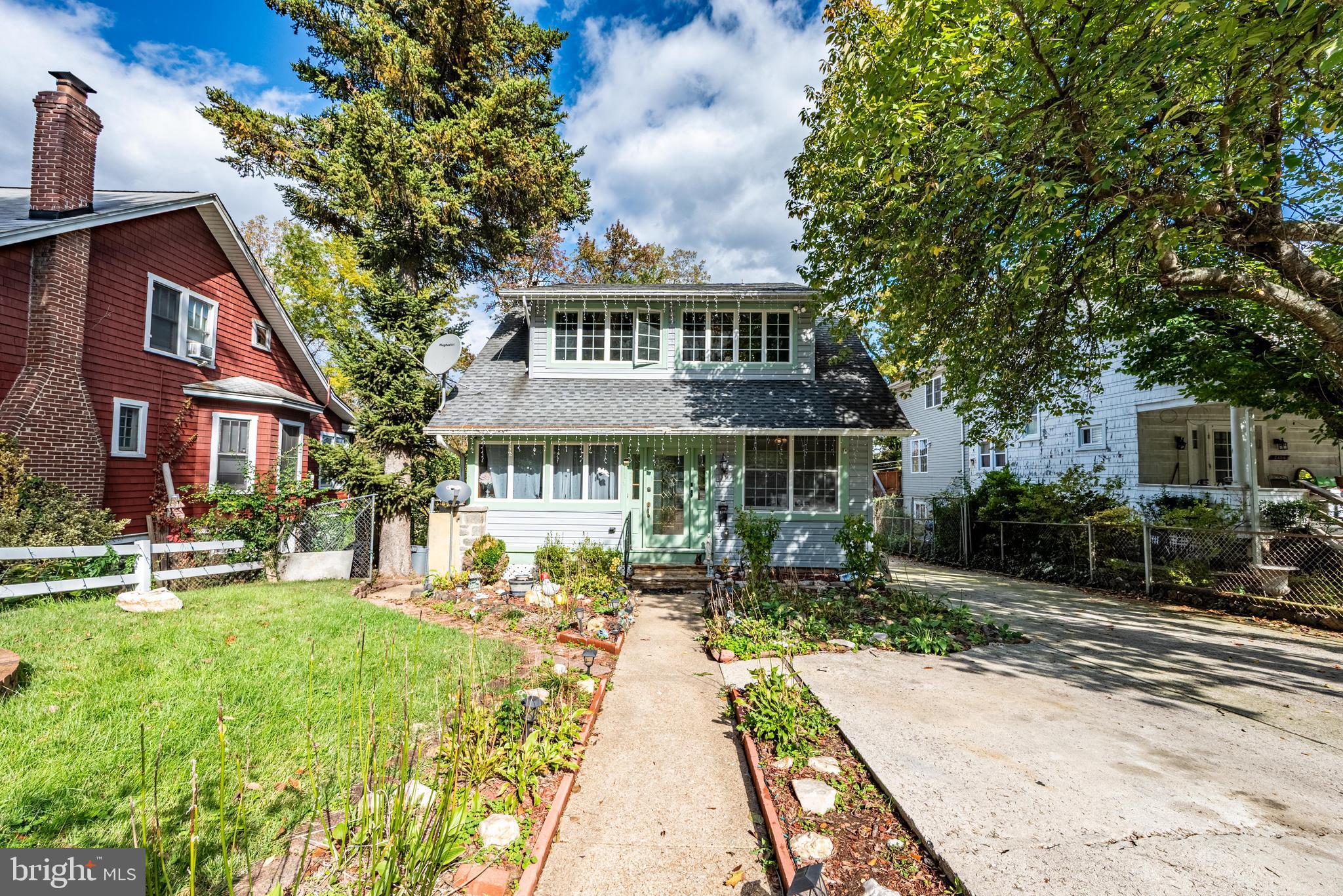 2404 POPLAR DRIVE