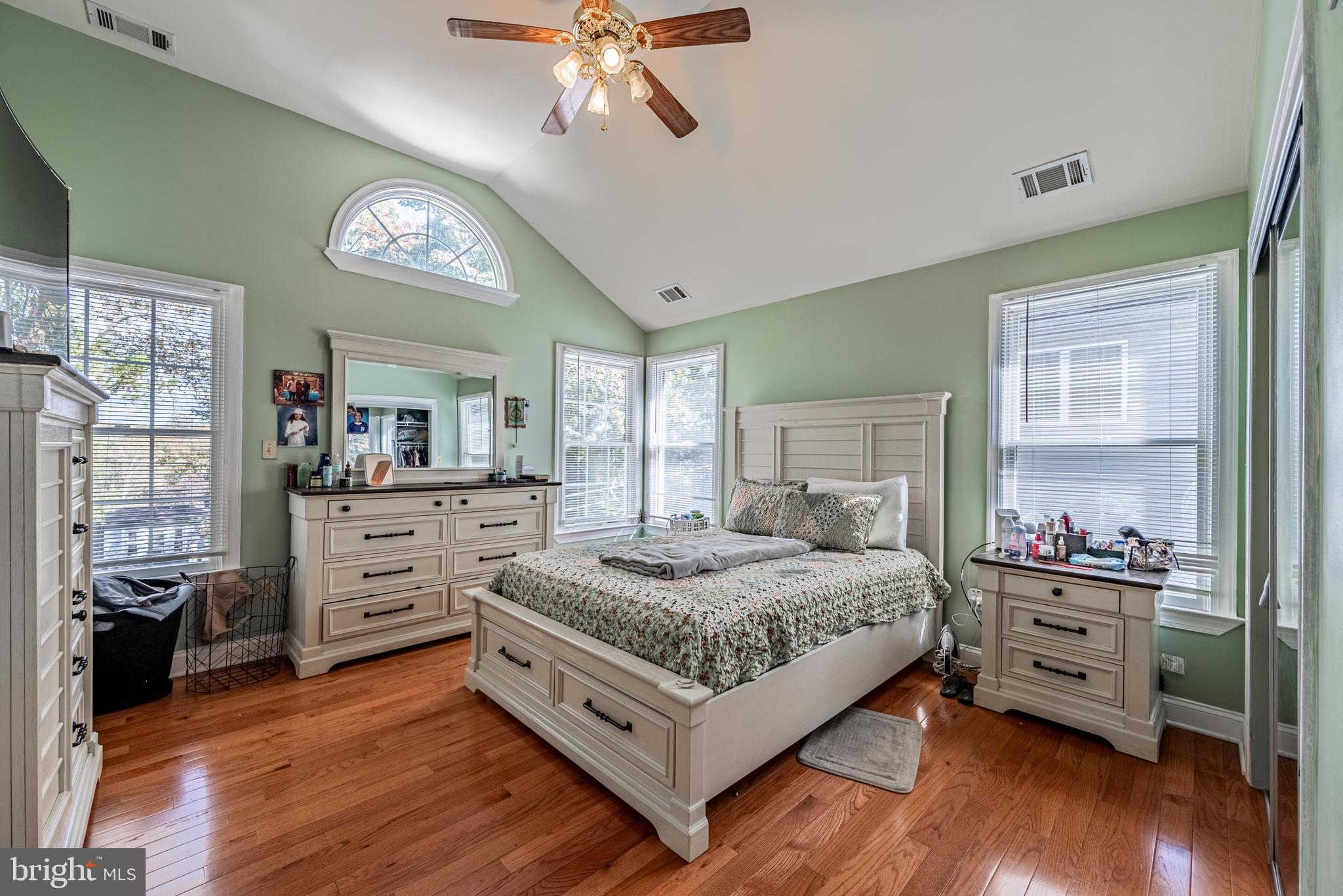 2404 POPLAR DRIVE