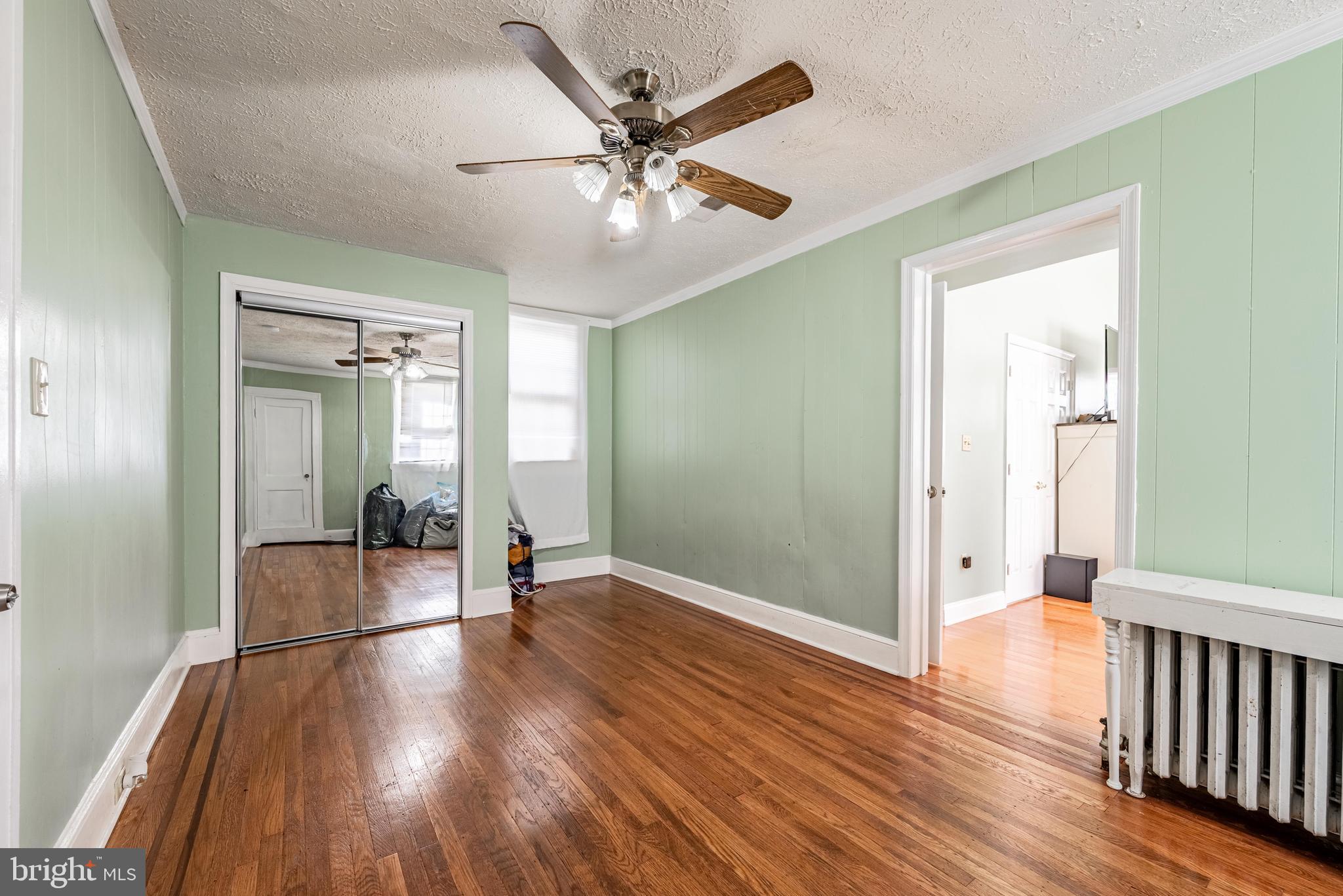 2404 POPLAR DRIVE