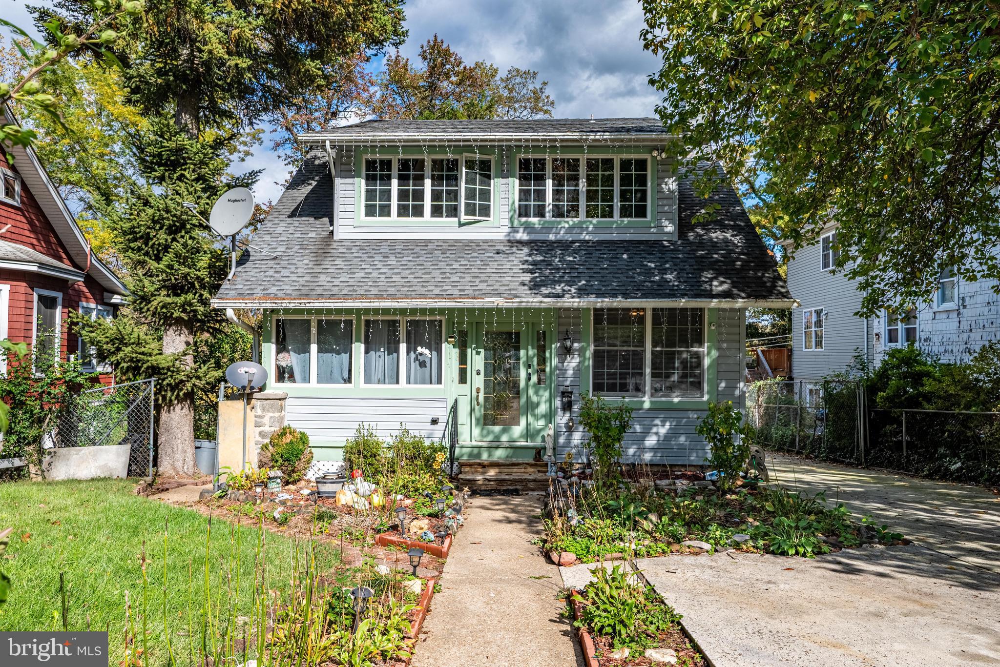 2404 POPLAR DRIVE