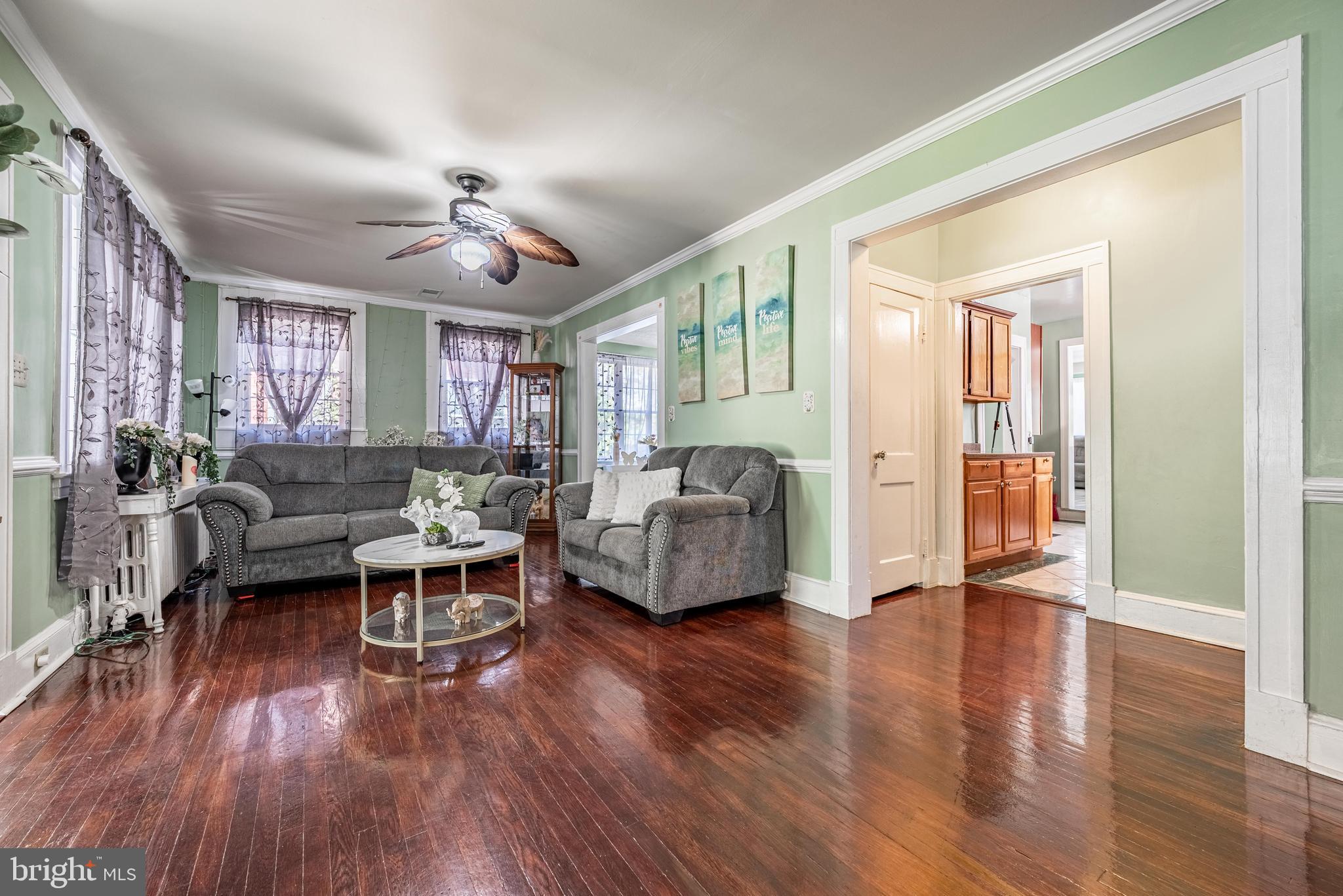 2404 POPLAR DRIVE