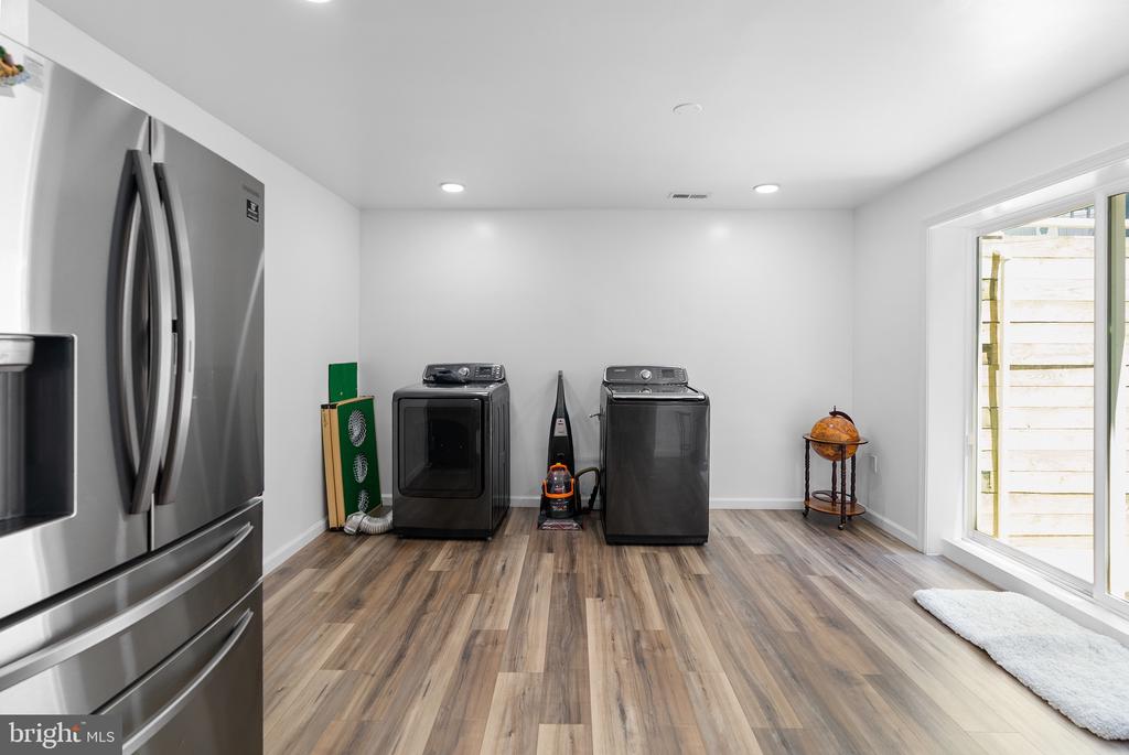 3703 ASHLEY WAY