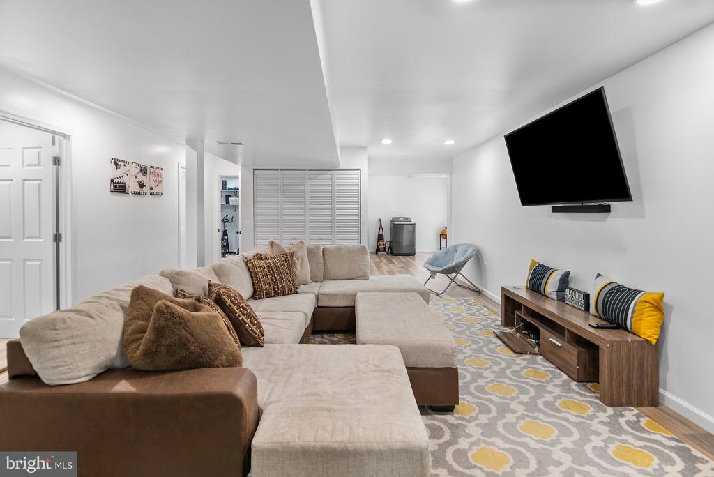 3703 ASHLEY WAY