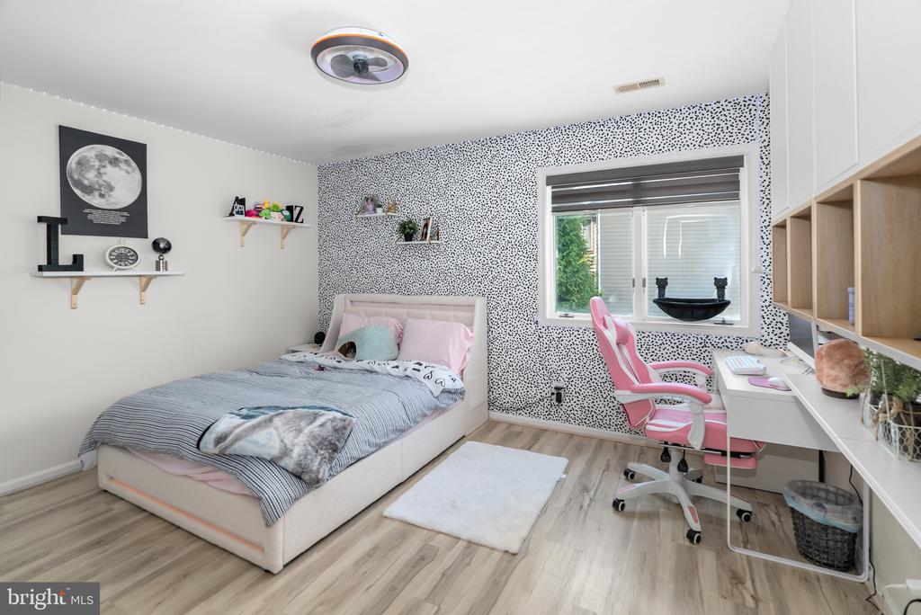 3703 ASHLEY WAY