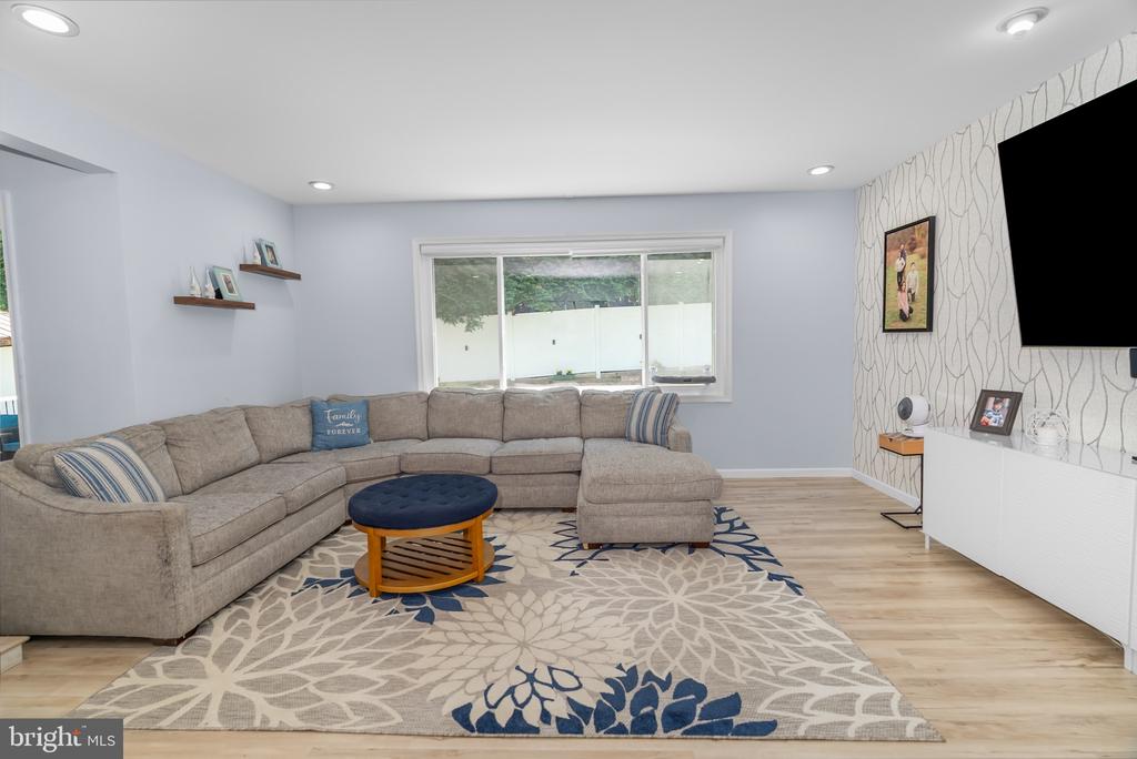 3703 ASHLEY WAY