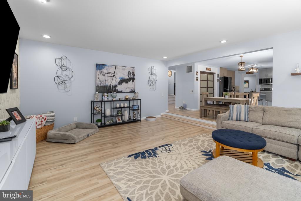 3703 ASHLEY WAY