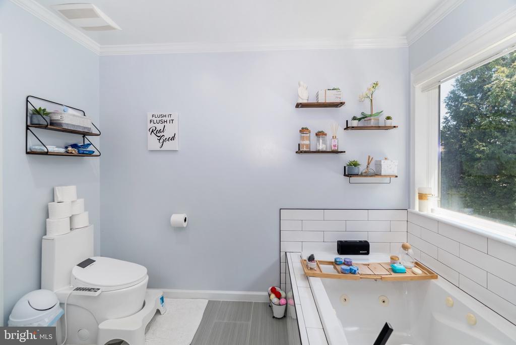 3703 ASHLEY WAY