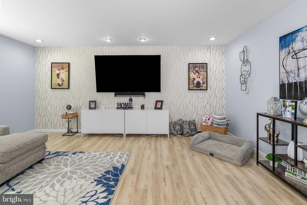 3703 ASHLEY WAY