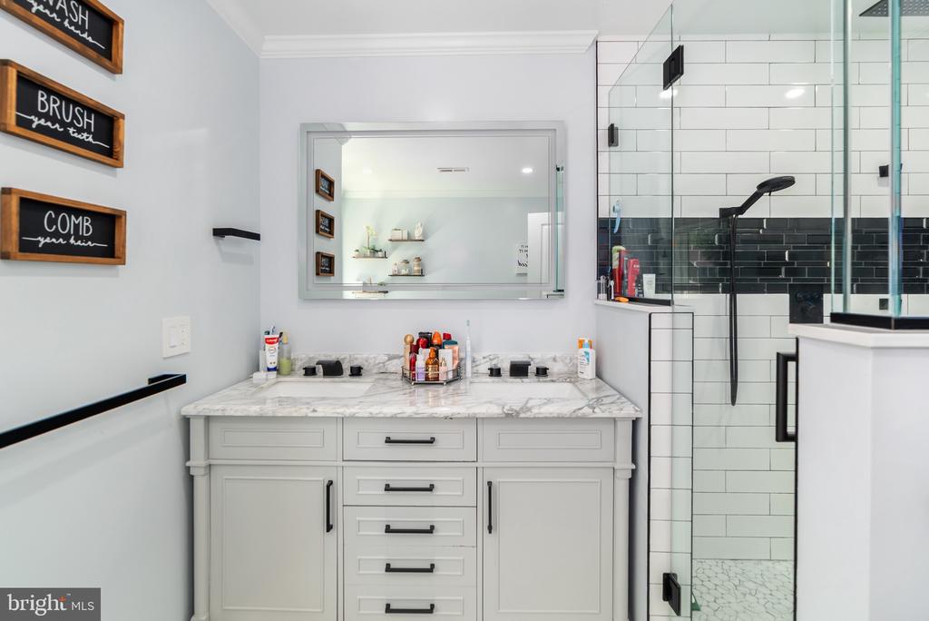 3703 ASHLEY WAY