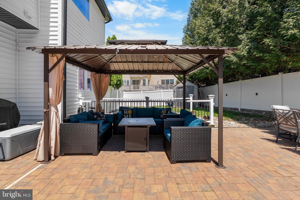 3703 ASHLEY WAY