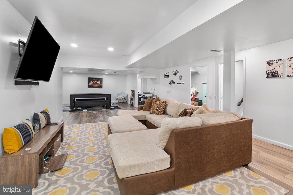 3703 ASHLEY WAY