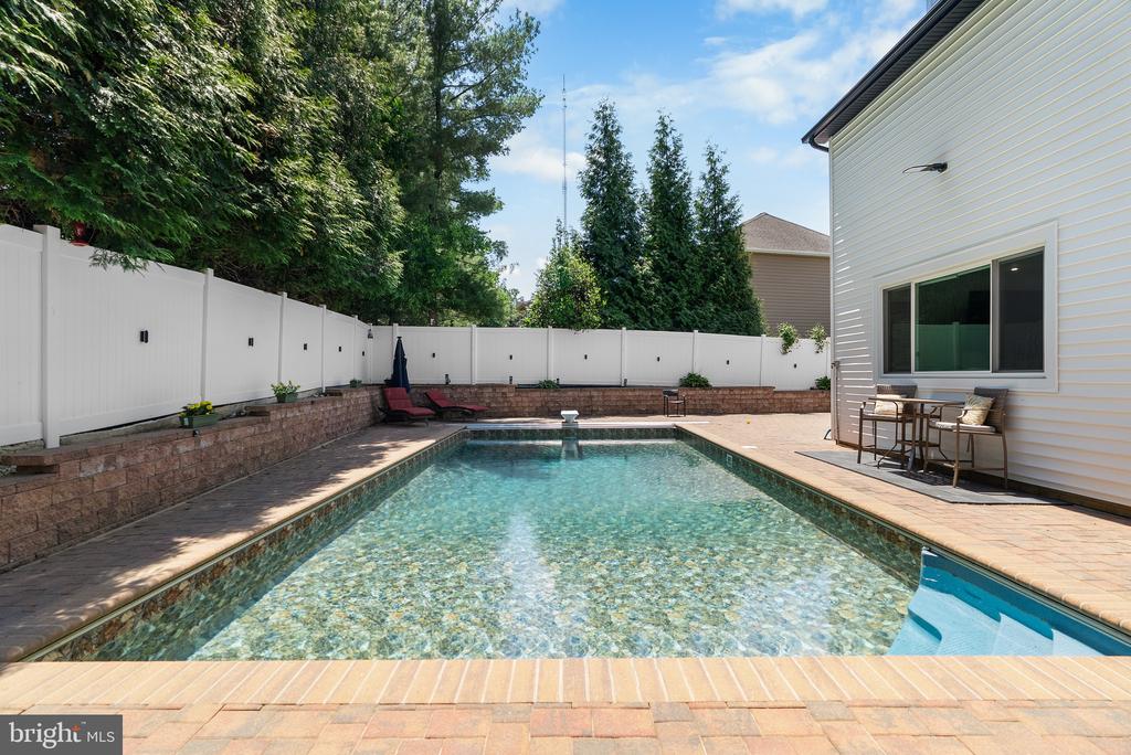 3703 ASHLEY WAY