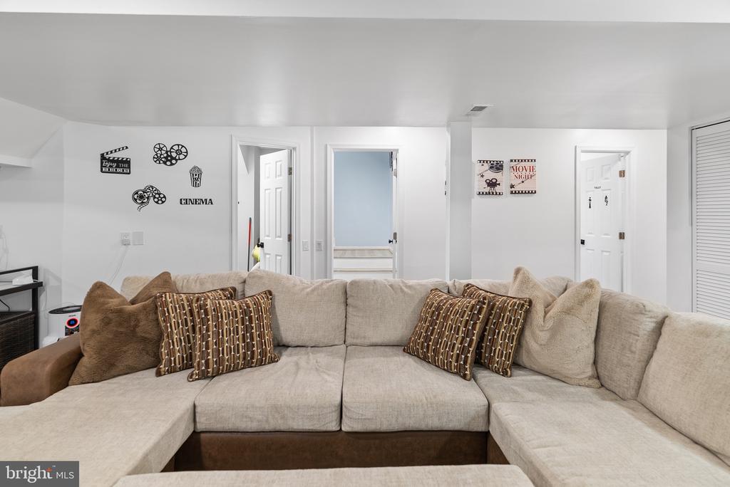 3703 ASHLEY WAY