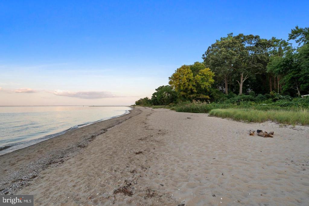 5424 BEACH DRIVE