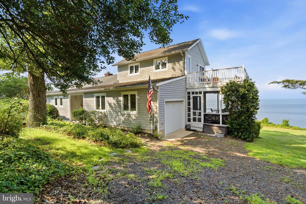 5424 BEACH DRIVE